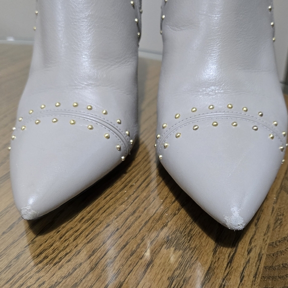 Calvin Klein Grazia Ankle Boots Light Grey Studded Ankle Booties Size 7.5 - Picture 8 of 10